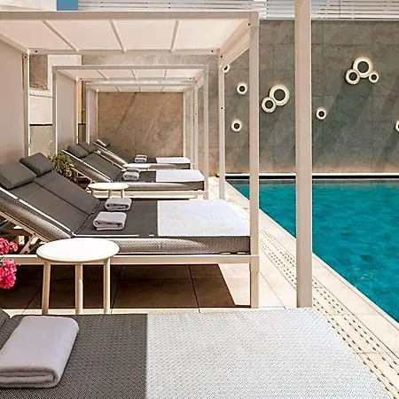Hotel Courtyard 4*