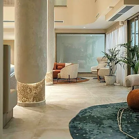 Hotel Courtyard 4*
