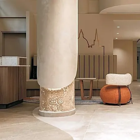 Courtyard Hotel 4*